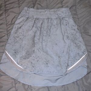 Lululemon Hotty hot high rise skirt/skort 6 long- gently worn
